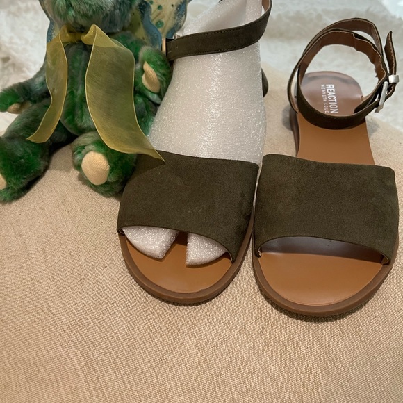 Kenneth Cole ankle strap sandal - Picture 2 of 4